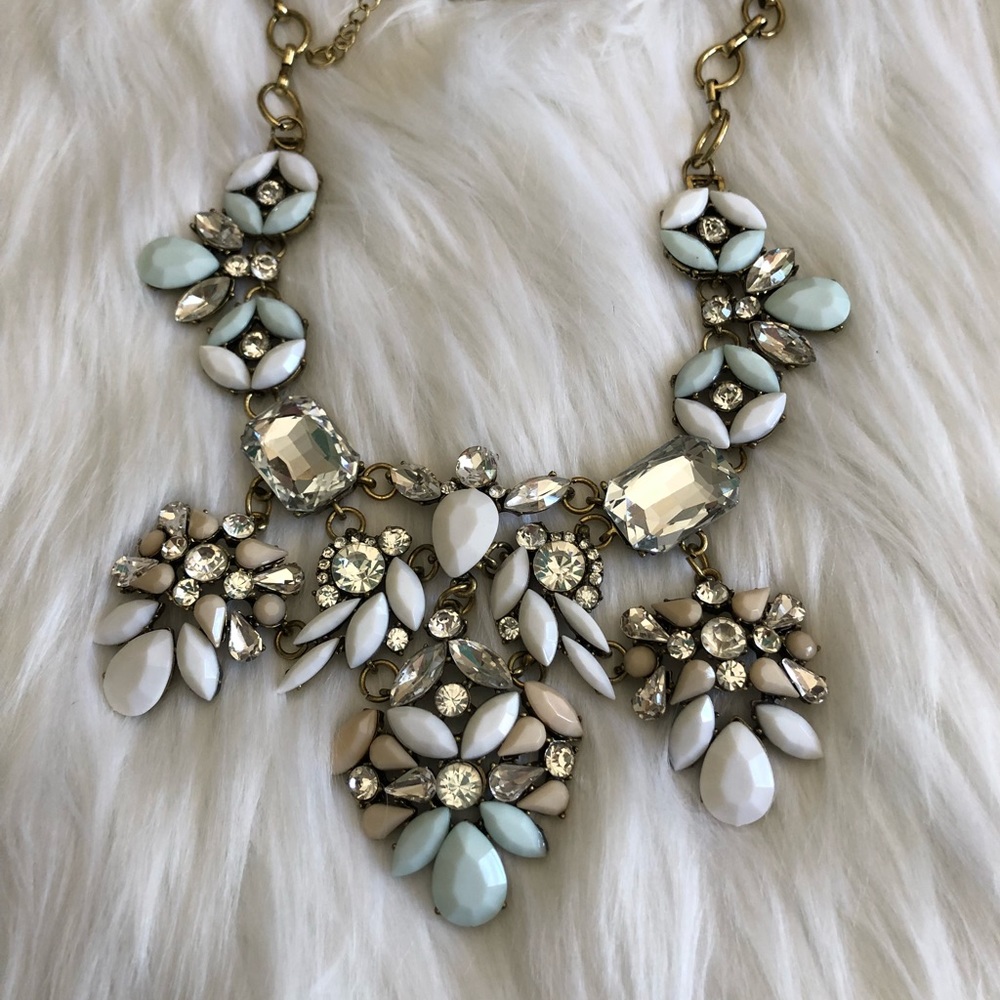 💚 Mint and White Luxe Statement Necklace